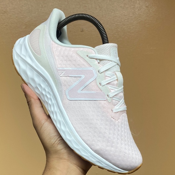 New Balance Fresh Foam Arishi V4 Women's Running Sneakers “White Pink Gum” SZ 8 - Picture 8 of 16